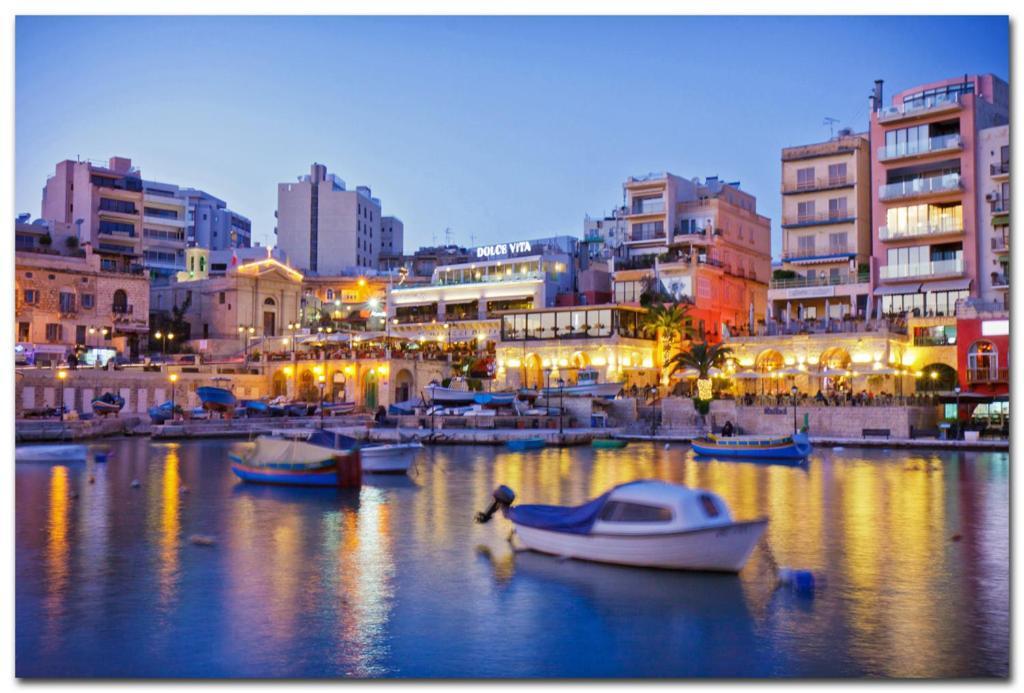 Splendid 2Br Apartment, Steps To St Georges Bay Saint Julian's Exterior foto